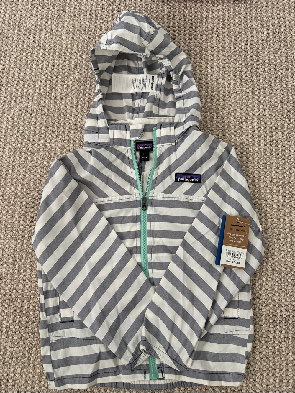 Patagonia Baby High Sun Jacket - Gray Stripes Size 3t never worn